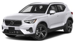 2023 Volvo XC40 B5 Plus Dark Theme