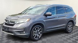 2020 Honda Pilot Touring w/Rear Captain's Chairs