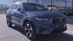 2023 Volvo XC40 B5 Plus Bright Theme
