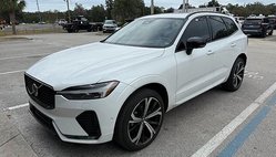 2023 Volvo XC60 B5 Ultimate Dark Theme