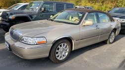 2011 Lincoln Town Car Signature Limited