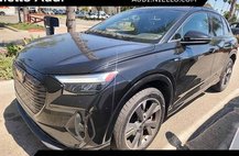 2023 Audi Q4 e-tron quattro Premium 50