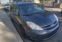 2009 Toyota Sienna LE 8-Passenger