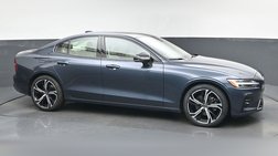 2024 Volvo S60 B5 Ultimate Dark Theme