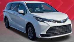 2025 Toyota Sienna LE 8-Passenger