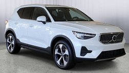 2025 Volvo XC40 B5 Core Bright Theme