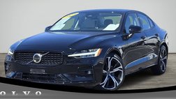 2023 Volvo S60 B5 Core Dark Theme