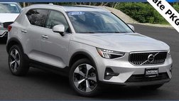 2023 Volvo XC40 B5 Plus Bright Theme
