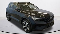 2025 Volvo XC40 B5 Plus Dark Theme
