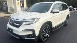 2019 Honda Pilot Touring w/Rear Captain's Chairs