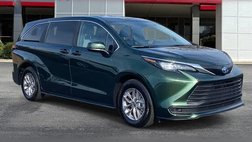 2025 Toyota Sienna LE 8-Passenger