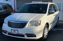 2012 Chrysler Town and Country Touring-L