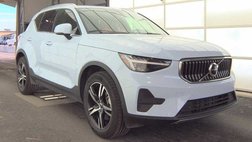 2025 Volvo XC40 B5 Core Bright Theme