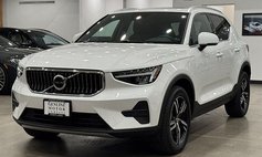 2025 Volvo XC40 B5 Core Bright Theme