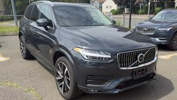 2022 Volvo XC90 T6 Momentum 7-Passenger