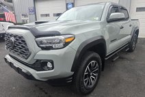 2022 Toyota Tacoma SR5 Double Cab Long Bed V6 6AT 4WD