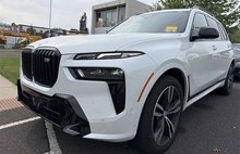 2023 BMW X7 M60i
