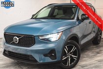 2023 Volvo XC40 B5 Plus Dark Theme