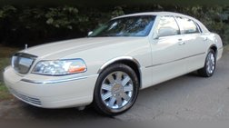 2005 Lincoln Town Car Signature Limited