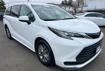 2024 Toyota Sienna LE 8-Passenger