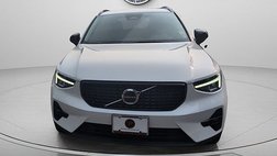 2024 Volvo XC40 B5 Plus Dark Theme