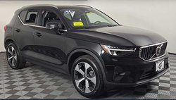 2025 Volvo XC40 B5 Plus Bright Theme