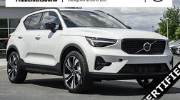 2025 Volvo XC40 B5 Plus Dark Theme