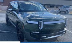 2023 Rivian R1S Adventure
