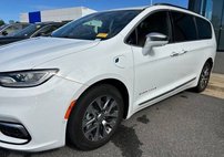 2022 Chrysler Pacifica Hybrid Pinnacle