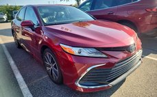 2022 Toyota Camry Hybrid XLE