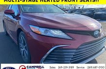 2022 Toyota Camry Hybrid XLE