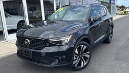 2025 Volvo XC40 B5 Plus Dark Theme
