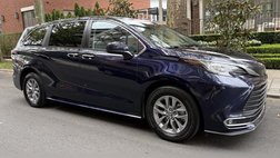 2022 Toyota Sienna XLE 7-Passenger