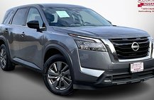 2024 Nissan Pathfinder S