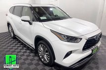 2023 Toyota Highlander Hybrid Platinum