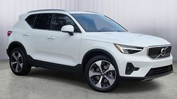 2025 Volvo XC40 B5 Plus Bright Theme