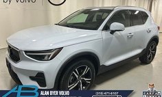 2025 Volvo XC40 B5 Core Bright Theme