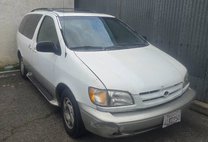 2000 Toyota Sienna LE