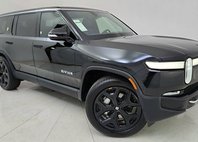 2024 Rivian R1S Adventure