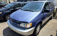 2000 Toyota Sienna LE