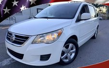 2011 Volkswagen Routan SE