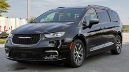 2025 Chrysler Pacifica Hybrid Pinnacle