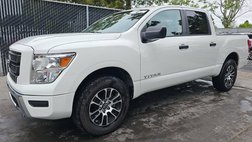 2023 Nissan Titan SV