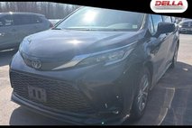 2022 Toyota Sienna XSE 7-Passenger