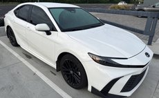 2025 Toyota Camry Hybrid SE