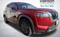2024 Nissan Pathfinder SV