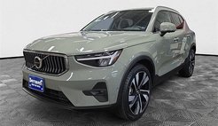 2023 Volvo XC40 B5 Plus Bright Theme