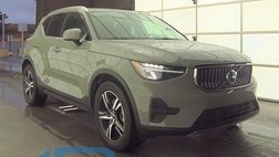 2025 Volvo XC40 B5 Core Bright Theme
