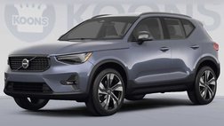 2023 Volvo XC40 B5 Plus Dark Theme