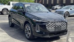 2025 Audi Q5 quattro Premium TFSI